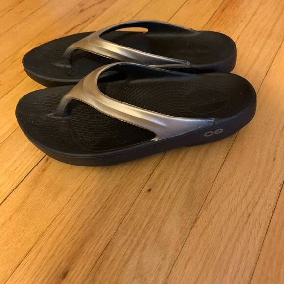 Women's OOFOS OOlala Luxe Sandals, Size 7 - Picture 3 of 5